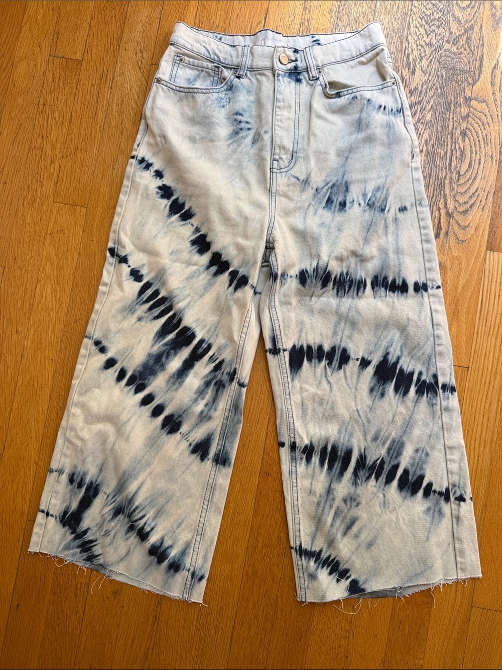 BDG High-Rise Wide Leg Tie-Dye Jeans in Navy on Light Wash